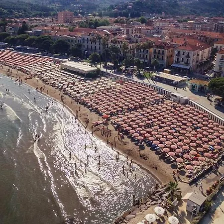 Casa Mari, 250 Mt Dalle Spiagge Apartmán *