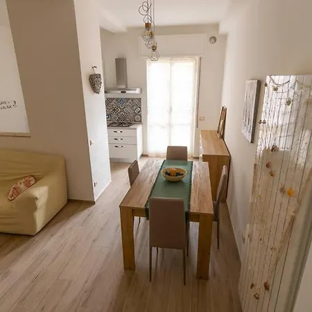 Casa Mari, 250 Mt Dalle Spiagge Apartment Diano Marina